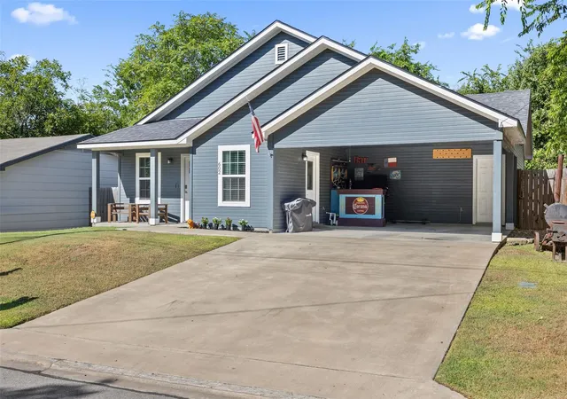 1st image of 602 S Pierce St, Burnet, TX 78611 | MLS# 2681214