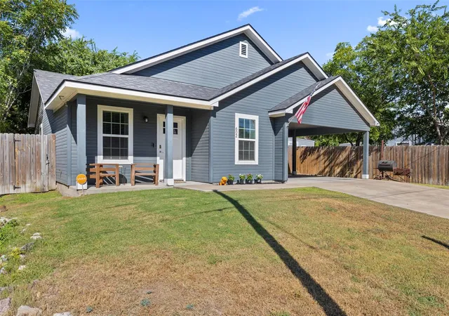 2nd image of 602 S Pierce St, Burnet, TX 78611 | MLS# 2681214