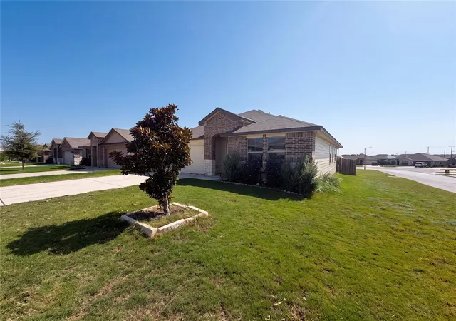 Photo 15 of Single family home for sale at 233 Atwood Loop, Jarrell, TX 76537 | MLS# 4009482 | Listing updated on 2026-08-27