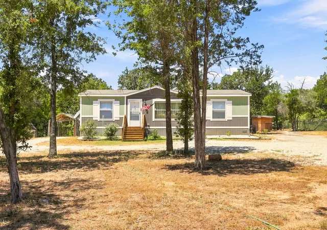 Photo 3 of Manufactured home for sale at 1039 Trailside Dr, Elgin, TX 78621 | MLS# 2439558 | Listing updated on 2026-08-21