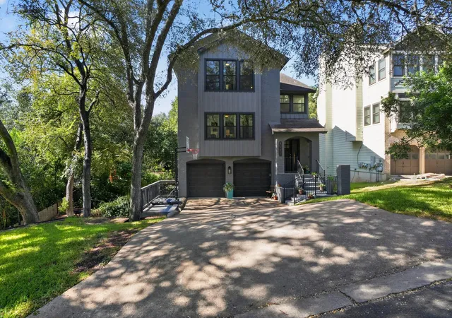 Single family home for sale at 1911 Stoneridge Rd, Austin, TX 78746 | MLS# 3547712