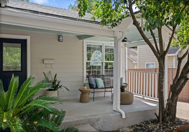3rd image of 1709 Chicon St, Austin, TX 78702 | MLS# 1903784