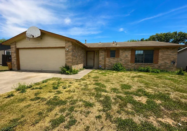 Photo 2 of Single family home for sale at 11203 Prairie Dove Cir, Austin, TX 78758 | MLS# 7155733 | Listing updated on 2026-09-13