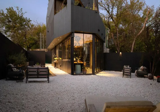 2nd image of 2302 E 11th St, Austin, TX 78702 | MLS# 7196507