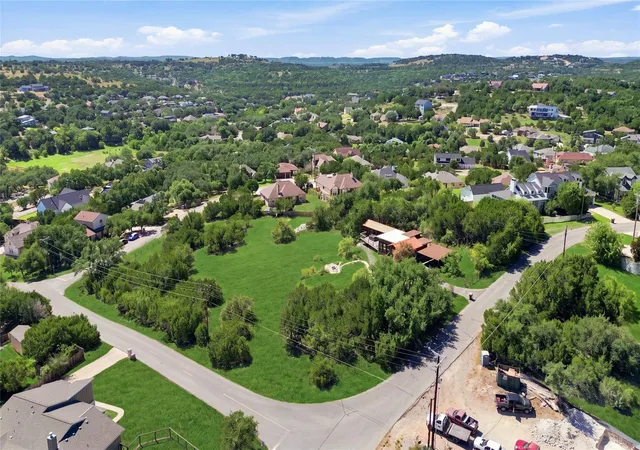 4th image of 22121 Oban Dr, Spicewood, TX 78669 | MLS# 3061863