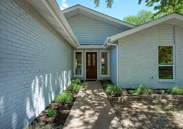 3rd image of 10303 Leaning Willow Dr, Austin, TX 78758 | MLS# 4576502