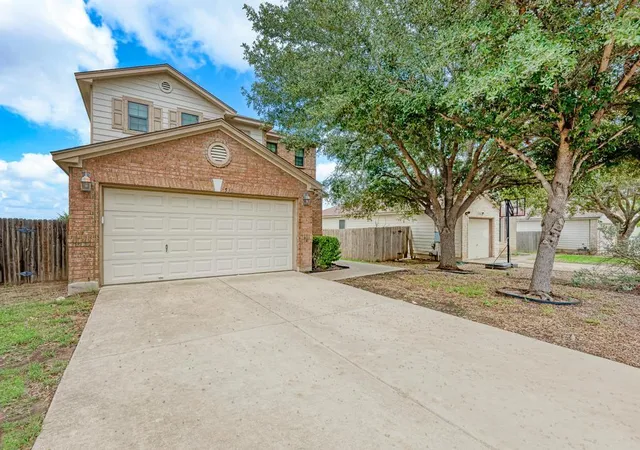 Photo 3 of Single family home for sale at 530 Sheep Trl Dr, Kyle, TX 78640 | MLS# 9407519 | Listing updated on 2026-08-21