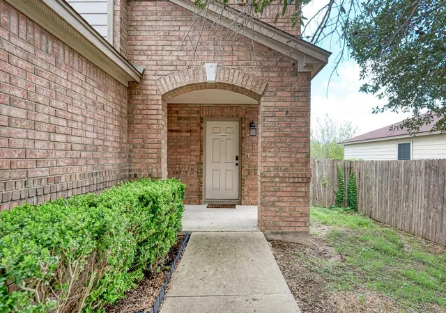 Photo 3 of Single family home for sale at 530 Sheep Trl Dr, Kyle, TX 78640 | MLS# 9407519 | Listing updated on 2026-08-21