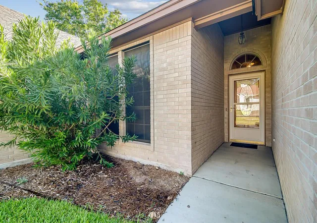 2nd image of 216 Meadow Brook Dr, Fredericksburg, TX 78624 | MLS# 2436660