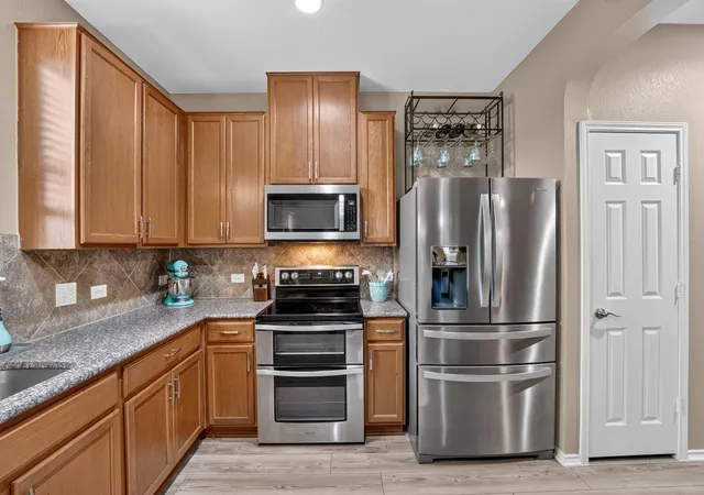 Photo 4 of Single family home for sale at 6720 Sunderland Trl, Austin, TX 78747 | MLS# 5227279 | Listing updated on 2026-08-27