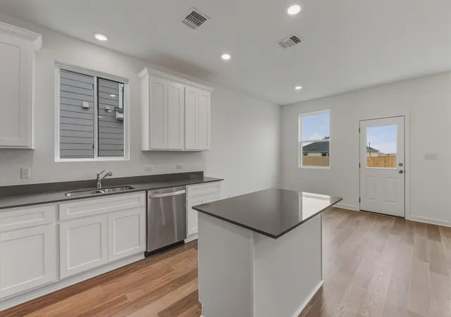 Photo 4 of Single family home for sale at 820 Cardenas St, San Marcos, TX 78666 | MLS# 8263574 | Listing updated on 2026-09-02
