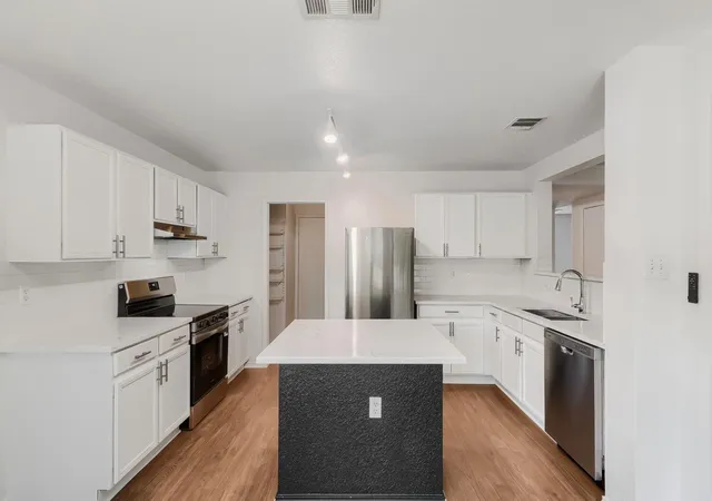 Photo 3 of Single family home for sale at 216 Capistrano Dr, San Marcos, TX 78666 | MLS# 2587170 | Listing updated on 2026-10-02