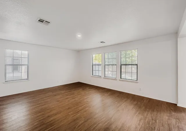 Photo 3 of Single family home for sale at 216 Capistrano Dr, San Marcos, TX 78666 | MLS# 2587170 | Listing updated on 2026-10-02