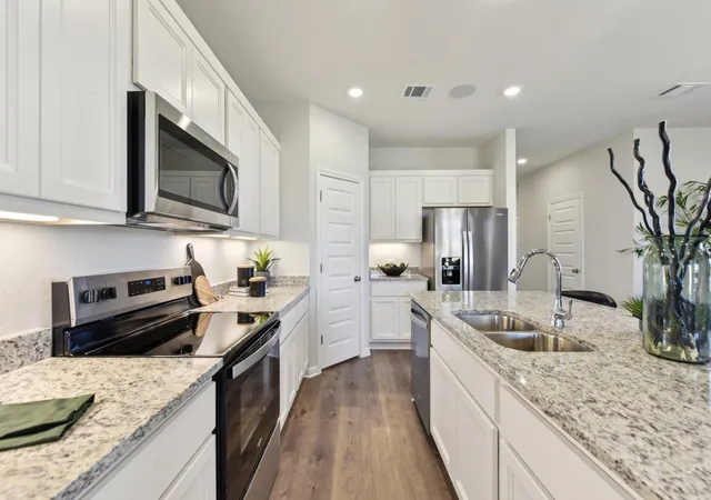 5th image of 10609 Midnight Sun Dr, Buda, TX 78610 | MLS# 5454919