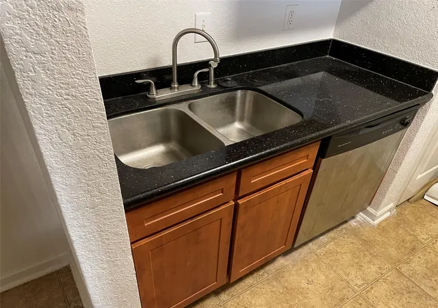 3rd image of 8100 Creekbend Dr #114, Houston, TX 77071 | MLS# 8191858