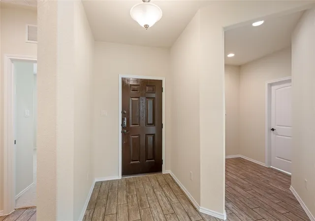Photo 3 of Single family home for sale at 401 Duroc Dr, Hutto, TX 78634 | MLS# 1742510 | Listing updated on 2026-10-18