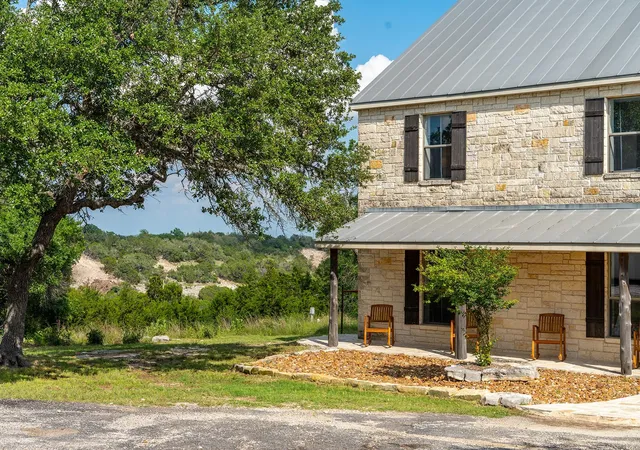 3rd image of 117 Point Rd, Fredericksburg, TX 78624 | MLS# 5614494