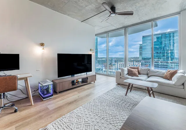 4th image of 360 Nueces St #1018, Austin, TX 78701 | MLS# 2574099