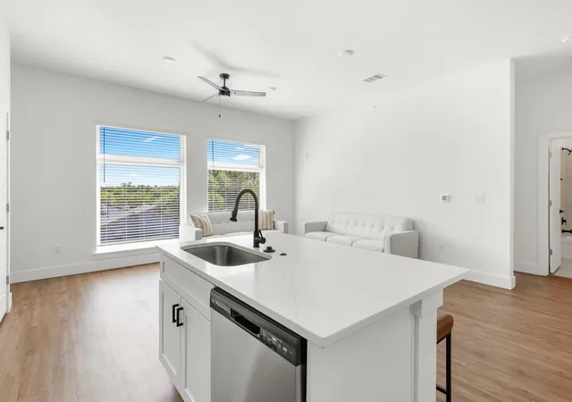 Photo 4 of Condo for sale at 1811 Webberville Rd #1307, Austin, TX 78721 | MLS# 4896219 | Listing updated on 2026-09-01