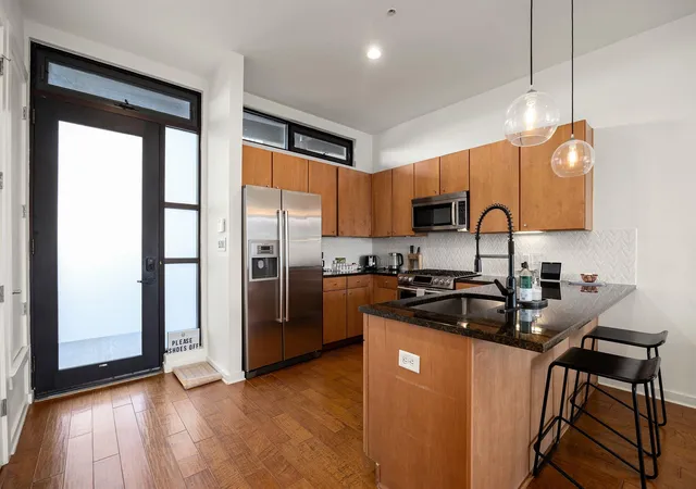 5th image of 2525 S Lamar Blvd #206, Austin, TX 78704 | MLS# 1536393