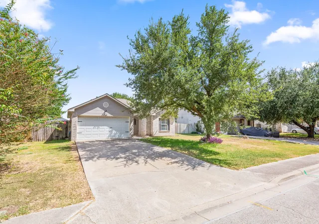 2nd image of 130 Riley Cv, Kyle, TX 78640 | MLS# 9433358