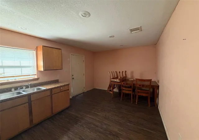 Photo 2 of Single family home for sale at 900 Lee Ln, Lockhart, TX 78644 | MLS# 4234163 | Listing updated on 2026-09-23
