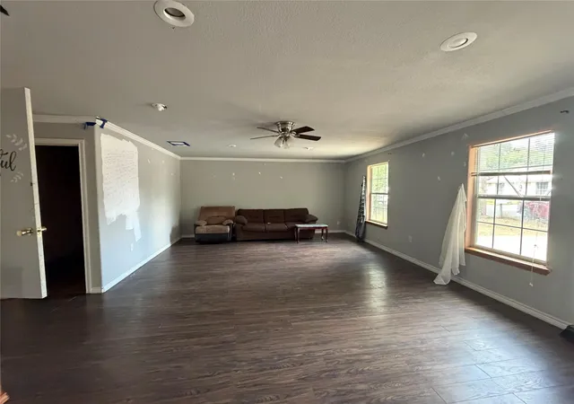 Photo 3 of Single family home for sale at 900 Lee Ln, Lockhart, TX 78644 | MLS# 4234163 | Listing updated on 2026-09-23