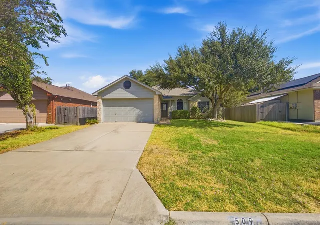 Photo 2 of Single family home for sale at 509 Morning Dove Dr, Hutto, TX 78634 | MLS# 7733261 | Listing updated on 2026-09-13