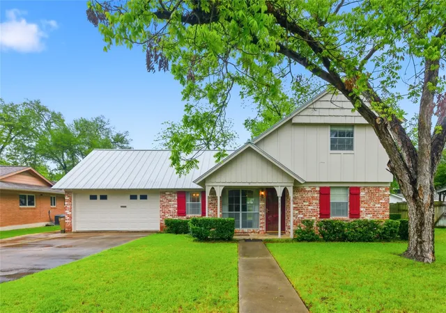 Photo 2 of Single family home for sale at 6103 Janey Dr, Austin, TX 78757 | MLS# 5306945 | Listing updated on 2026-08-22