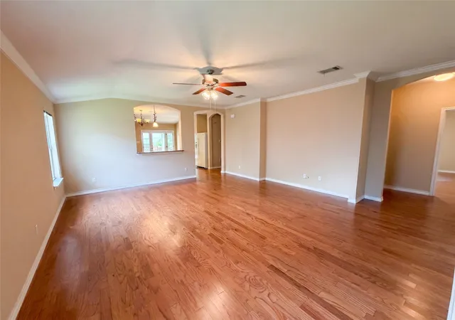 Photo 3 of Single family home for sale at 507 Decker Dr, Hutto, TX 78634 | MLS# 7696807 | Listing updated on 2026-10-15