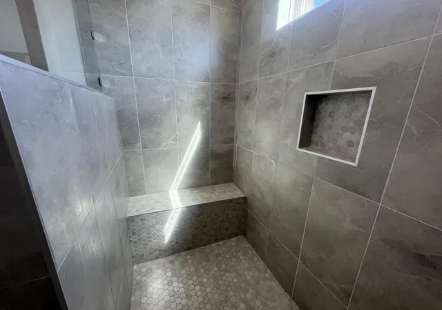 Photo 3 of Single family home for sale at 403 Summit Ridge Dr N, Point Venture, TX 78645 | MLS# 9338201 | Listing updated on 2026-09-21