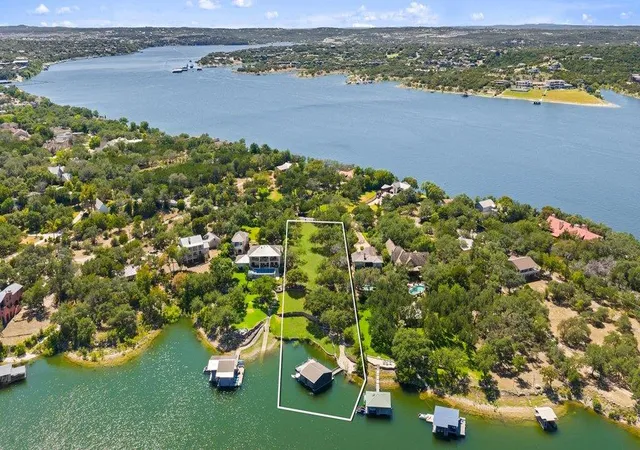 Photo 3 of Single family home for sale at 909 Brooks Hollow Rd, Lakeway, TX 78734 | MLS# 1191410 | Listing updated on 2026-08-22