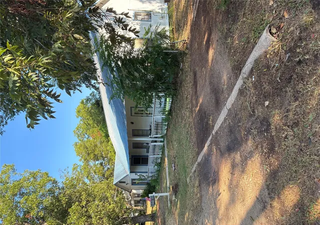 Photo 1 of Single family home for sale at 204 Nw 5th Street, Smithville, TX 78957 | MLS# 2412395 | Listing updated on 2026-09-01