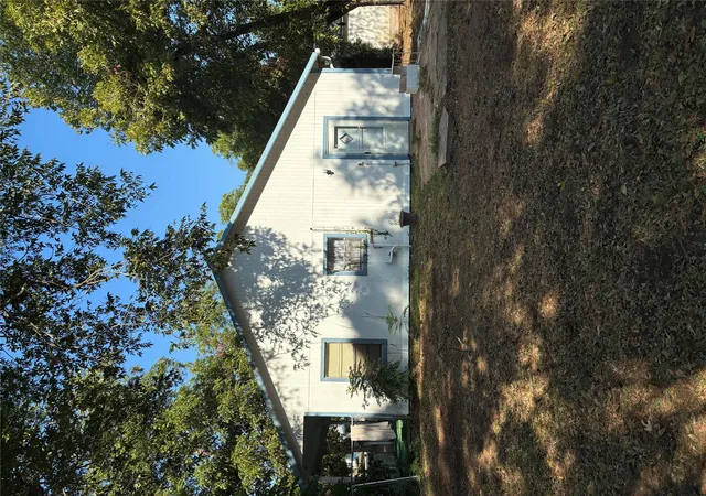 Photo 3 of Single family home for sale at 204 NW 5th Street, Smithville, TX 78957 | MLS# 2412395 | Listing updated on 2026-09-01