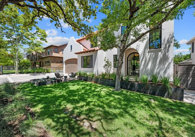 3rd image of 2114 W 11Th St, Austin, TX 78703 | MLS# 6876017