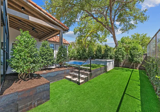 40th image of 2114 W 11th St, Austin, TX 78703 | MLS# 6876017
