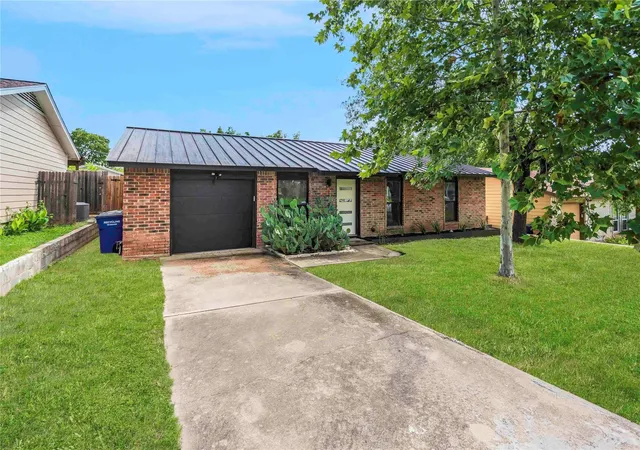 Photo 4 of Single family home for sale at 1102 Warrington Dr, Austin, TX 78753 | MLS# 1453150 | Listing updated on 2026-09-03