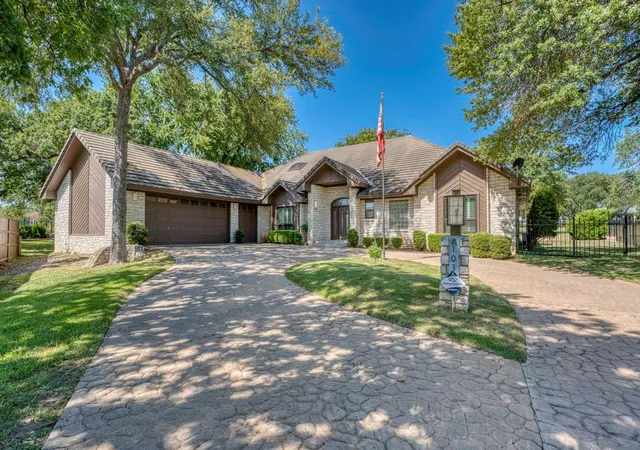 1st image of 103 Southern Spur, Horseshoe Bay, TX 78657 | MLS# 8757175