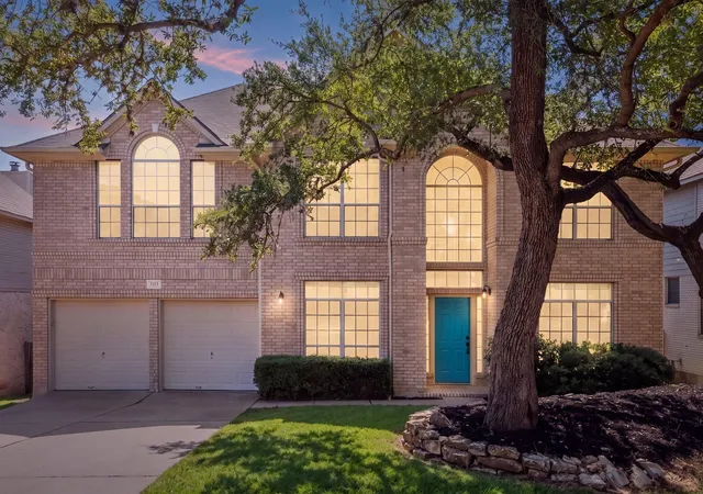 Single family home for sale at 7113 Bending Oak Rd, Austin, TX 78749 | MLS# 1107415
