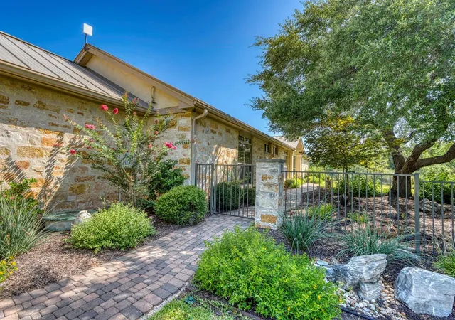2nd image of 105 D Lachite, Horseshoe Bay, TX 78657 | MLS# 3229527