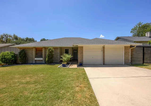 Photo 1 of Single family home for sale at 2717 Charlesworth Dr, Austin, TX 78745 | MLS# 1887911 | Listing updated on 2026-09-06