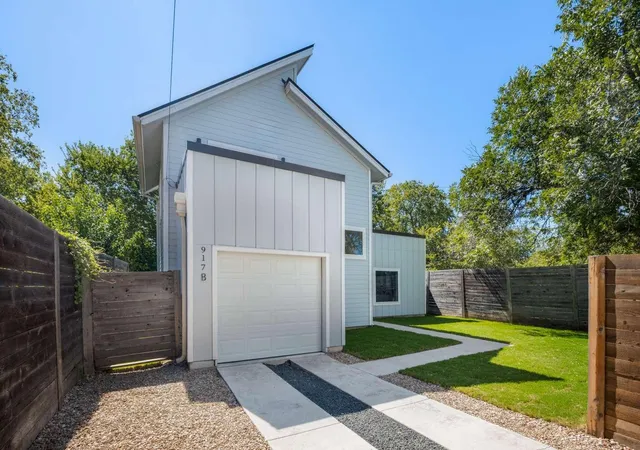1st image of 917 Vargas Rd #B, Austin, TX 78741 | MLS# 8201070