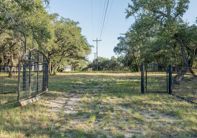 38th image of 140 Mountain Loop Dr, Johnson City, TX 78636 | MLS# 6822970