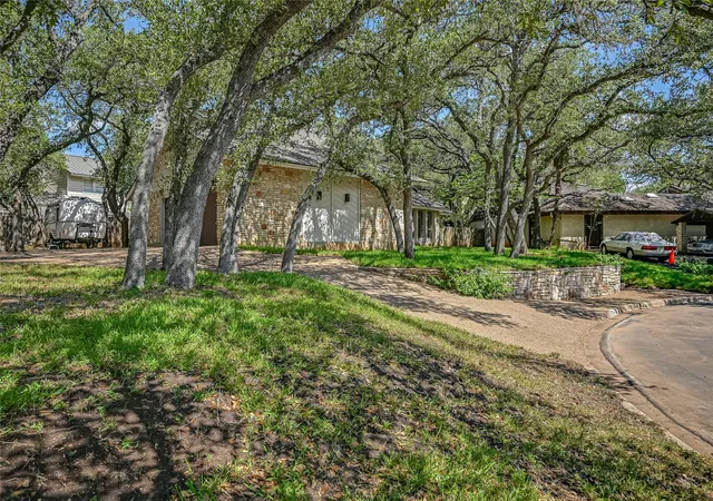 Photo 2 of Single family home for sale at 7704 Bramblewood Cir, Austin, TX 78731 | MLS# 3419607 | Listing updated on 2026-08-22