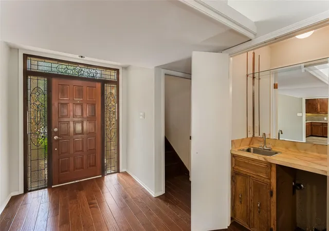 Photo 3 of Single family home for sale at 7704 Bramblewood Cir, Austin, TX 78731 | MLS# 3419607 | Listing updated on 2026-08-22