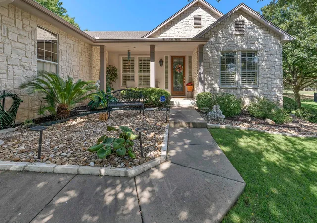 Photo 4 of Sale Pending at 112 Blue Sky Ct, Georgetown, TX 78633 | MLS# 2207231 | Listing updated on 2026-09-28