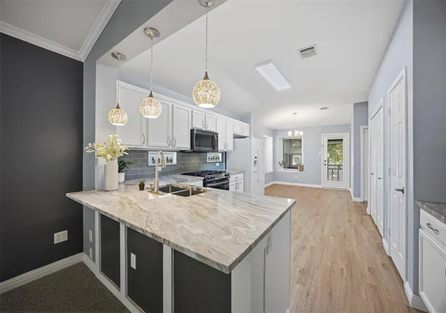 2nd image of 945 King Cotton Ln, Round Rock, TX 78664 | MLS# 4210110