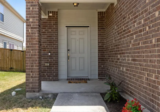 Photo 2 of Single family home for sale at 400 Circle Wy, Jarrell, TX 76537 | MLS# 6307801 | Listing updated on 2026-09-04