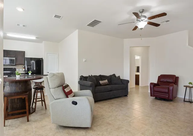 Photo 4 of Single family home for sale at 400 Circle Wy, Jarrell, TX 76537 | MLS# 6307801 | Listing updated on 2026-09-04