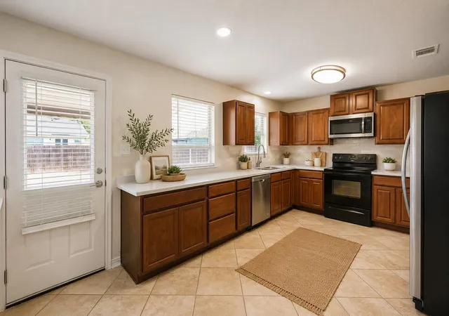Photo 4 of Sale Pending at 304 Wegstrom St, Hutto, TX 78634 | MLS# 4647569 | Listing updated on 2026-09-15
